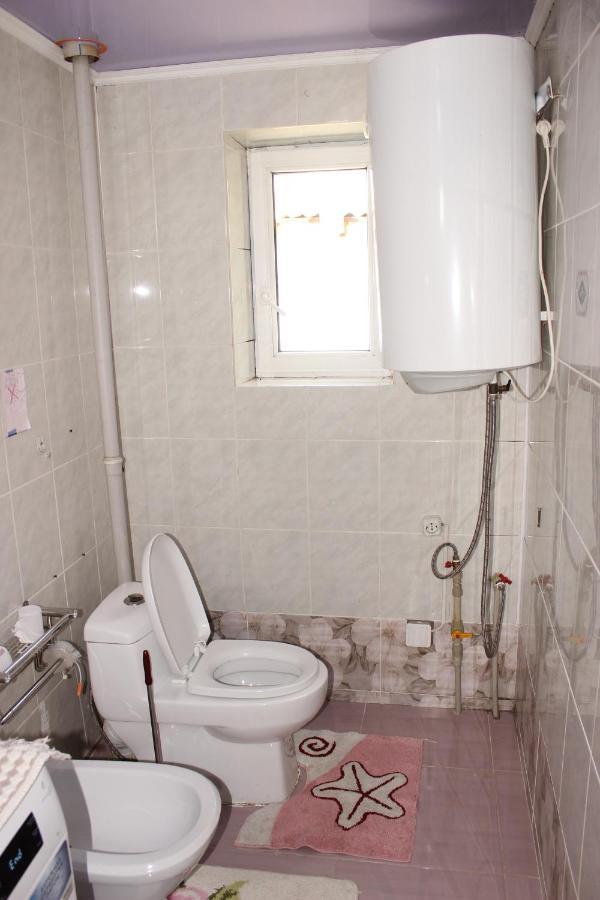 Guest House Jamal Naryn Esterno foto