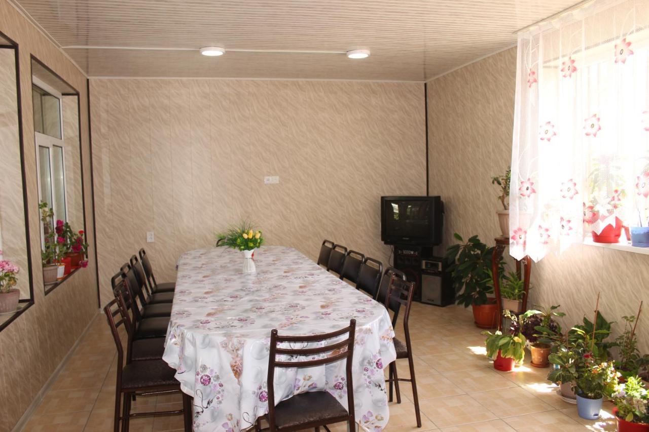 Guest House Jamal Naryn Esterno foto